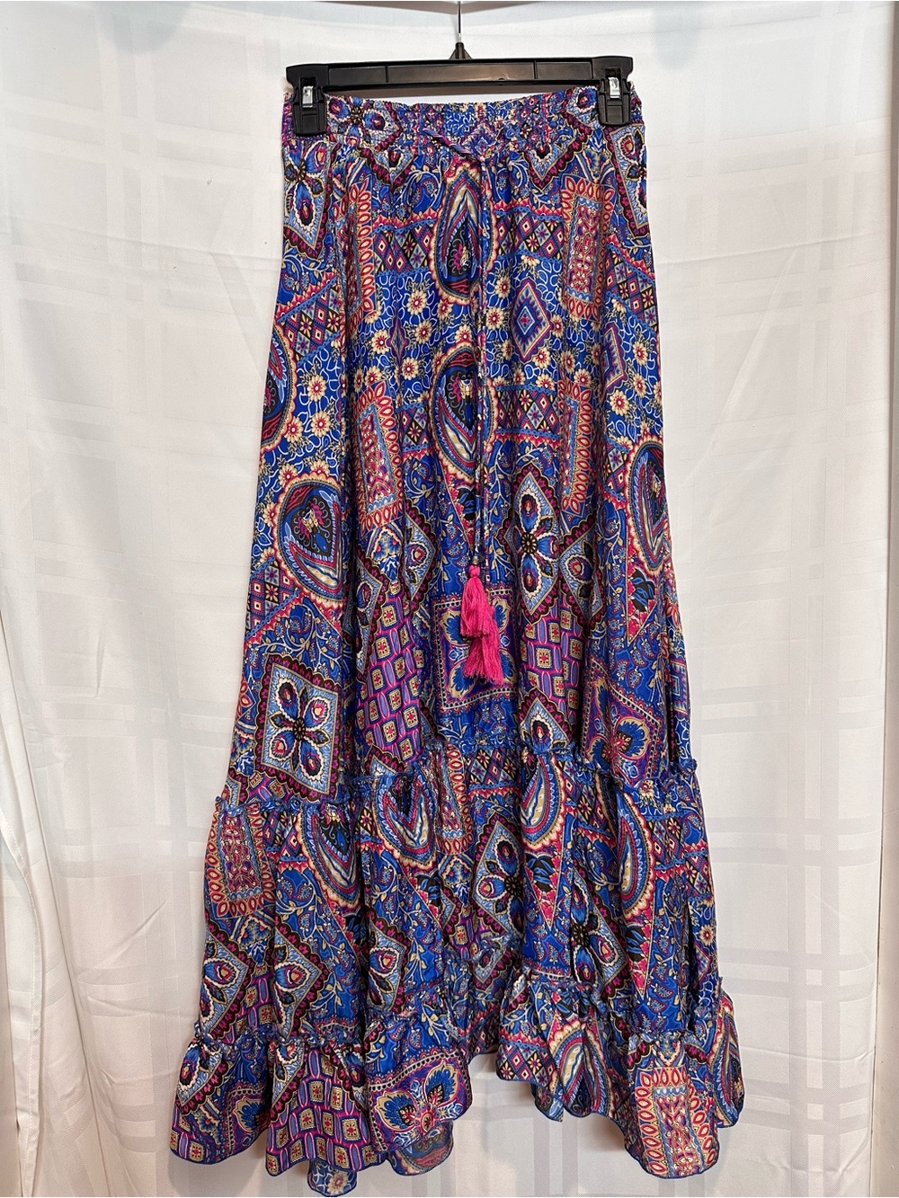 Chelsea & Theodore Boho Paisley
Maxi Skirt Smocked Waist Blue
Size XS